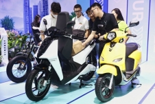 Xe máy điện VinFast công nghệ cao trong cuộc đua xe máy điện toàn cầu